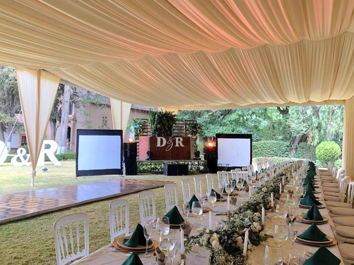 Best Western Plus Posada De Don Vasco Pátzcuaro Exteriör bild A wedding reception at the garden of the residence of the Mexican ambassador to the United States