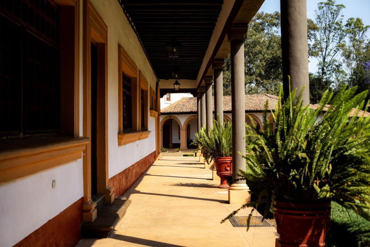 Best Western Plus Posada De Don Vasco Pátzcuaro Exteriör bild The Hacienda Nápoles, where Escobar kept his animals