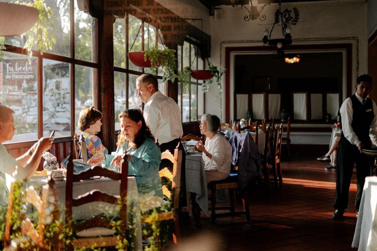 Best Western Plus Posada De Don Vasco Pátzcuaro Exteriör bild Restaurant in San Cristóbal de Las Casas