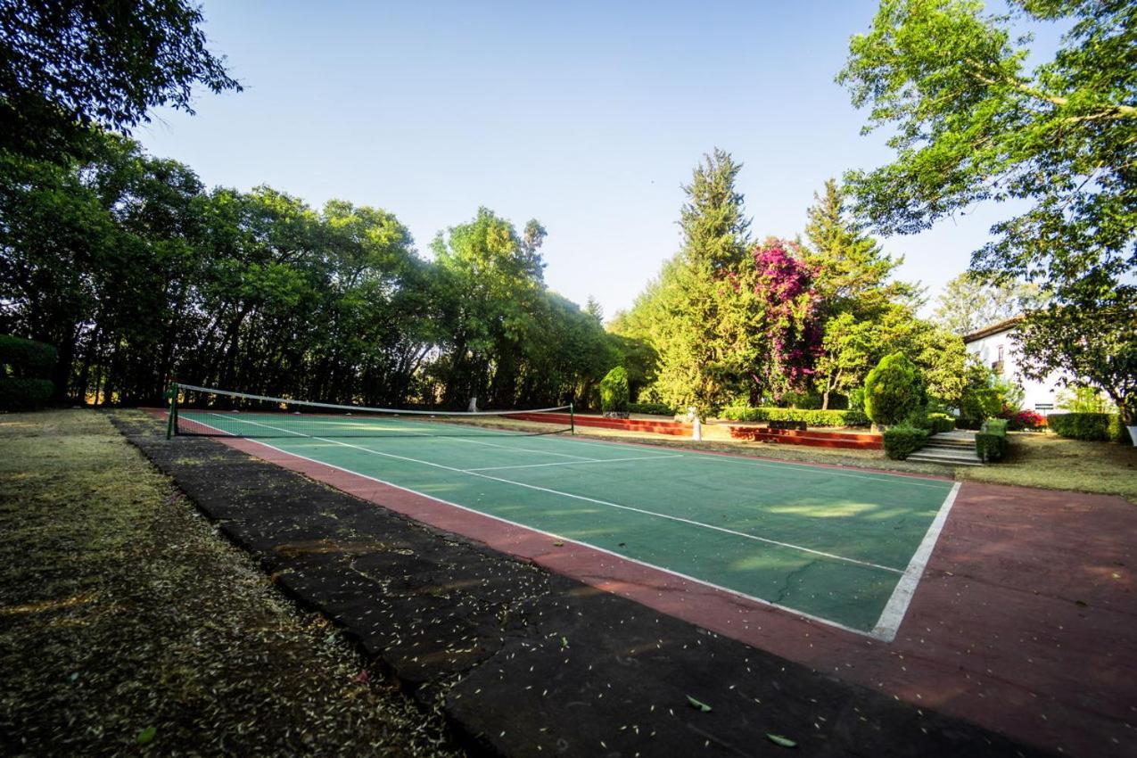 Best Western Plus Posada De Don Vasco Pátzcuaro Exteriör bild Tennis courts at the University of Nottingham